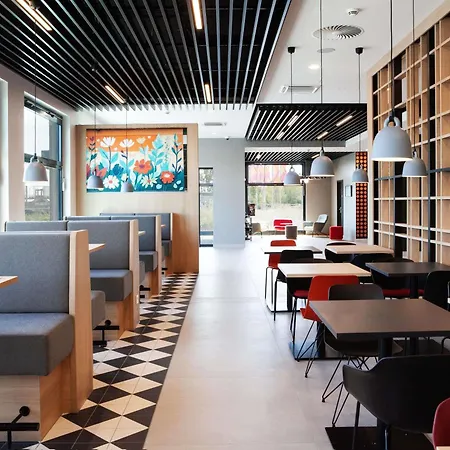Ibis Hotel Berlin Airport-2